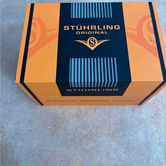 Stuhrling Original Gold Smartwatch - Picture 3 of 6